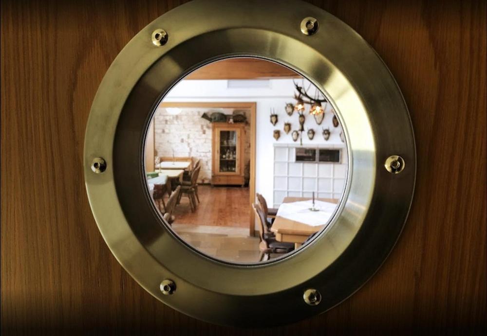 Gasthof Zum Schiff Obereisenheim Luaran gambar