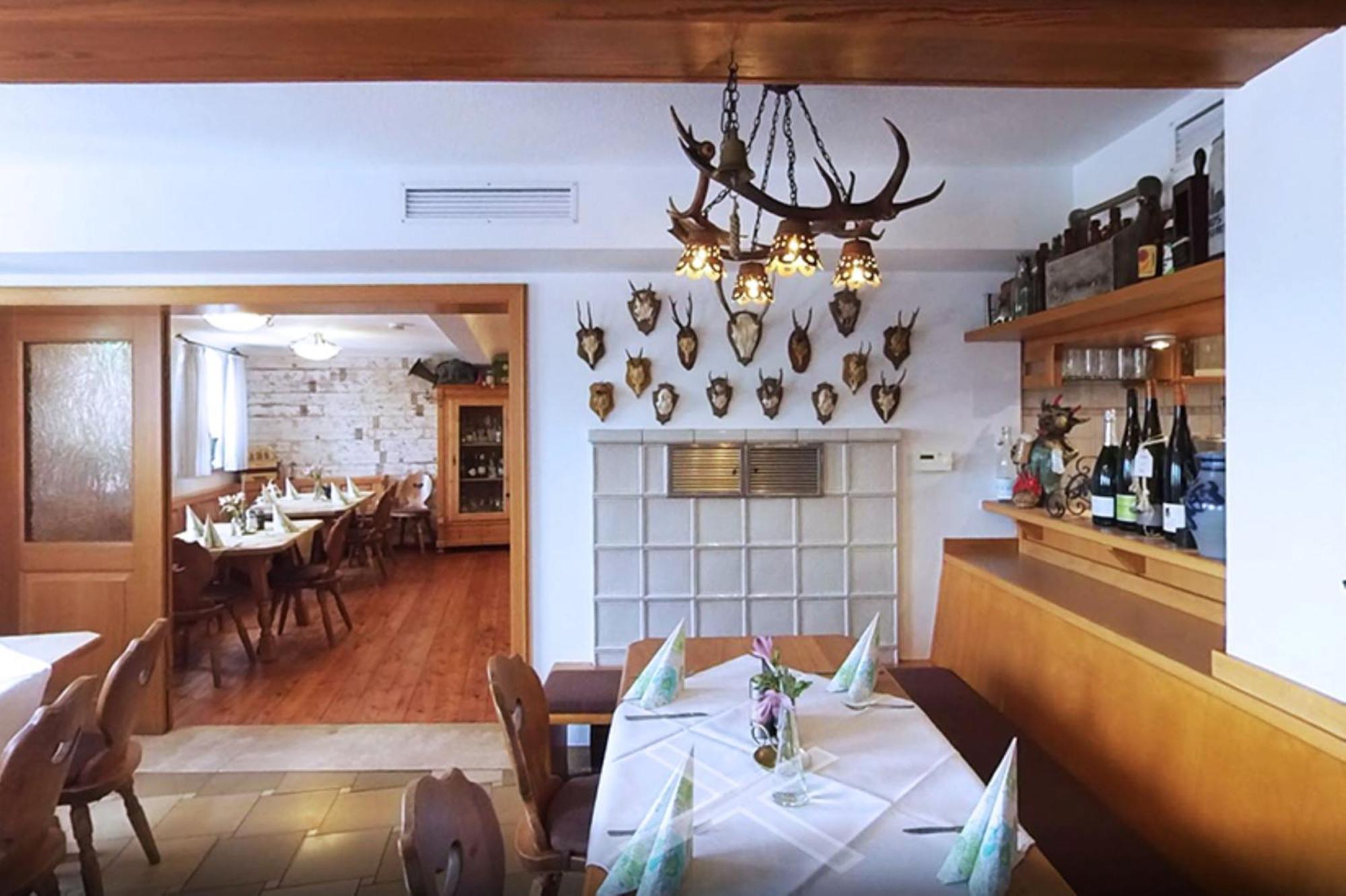 Gasthof Zum Schiff Obereisenheim Luaran gambar