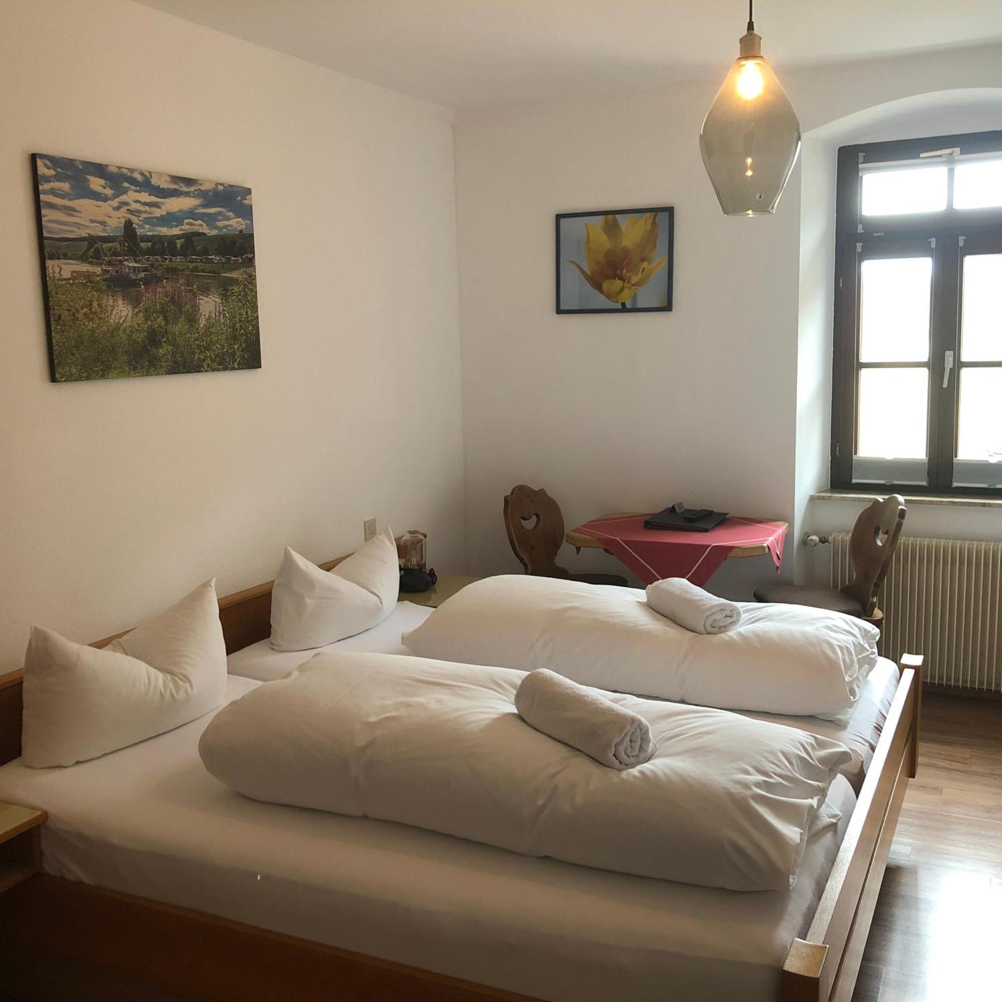 Gasthof Zum Schiff Obereisenheim Luaran gambar